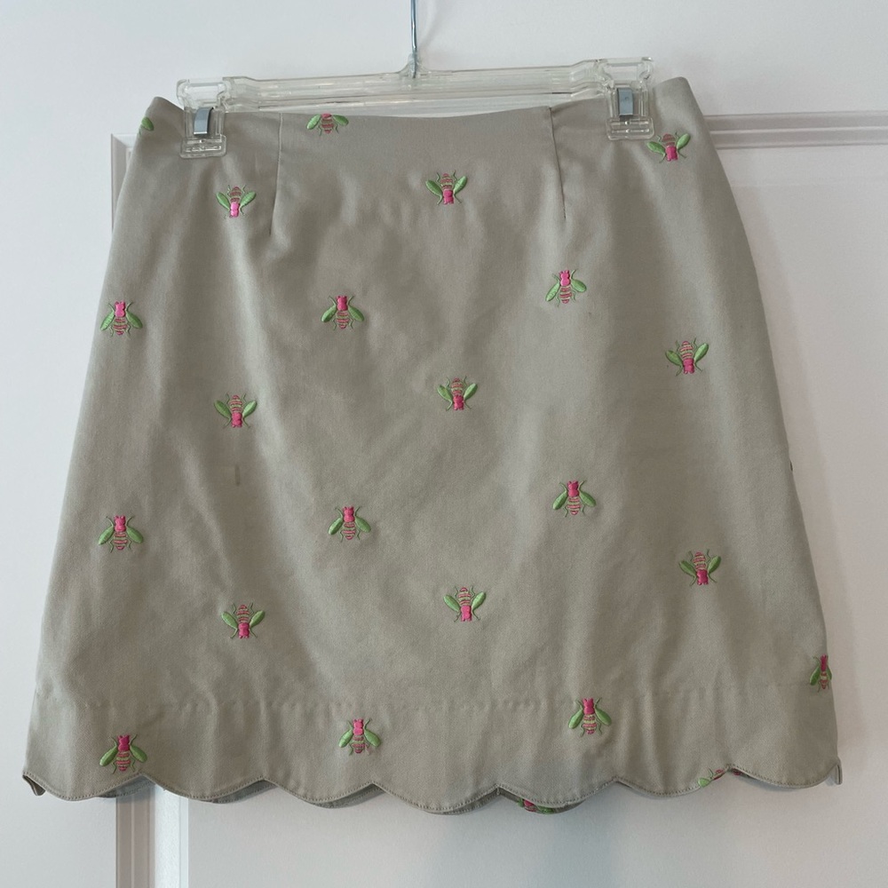 Lilly Pulitzer EUC Size 0 Khaki Skirt with Pink & Green Bee’s